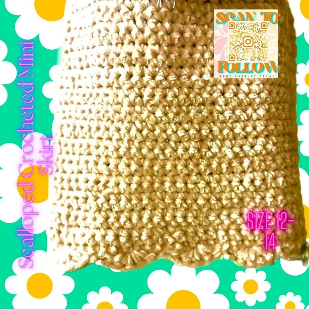 CROCHETED MINI SKIRT WITH SCALLOPED EDGE